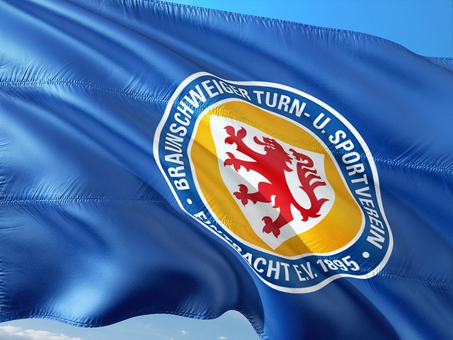 手是纽约尼 手是纽约尼